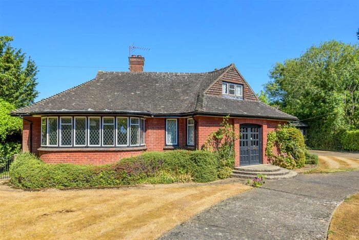 3 Bedroom Bungalow To Rent In Old Rectory Lane, East Horsley, KT24