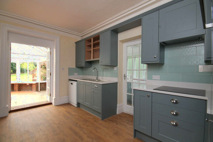 6 Bedroom Semi-Detached House To Rent In Lawrence Lane, Buckland, RH3
