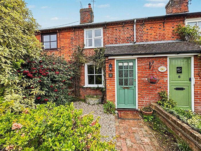 2 Bedroom Property To Rent In Church Road, Chelmondiston, Ipswich, IP9