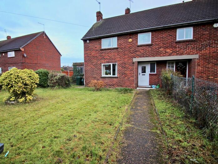 3 Bedroom Semi-Detached House To Rent In Amersall Road, Scawthorpe, Doncaster, DN5