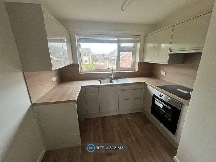 2 Bedroom Flat To Rent In Corfe Mullen, Wimborne, BH21