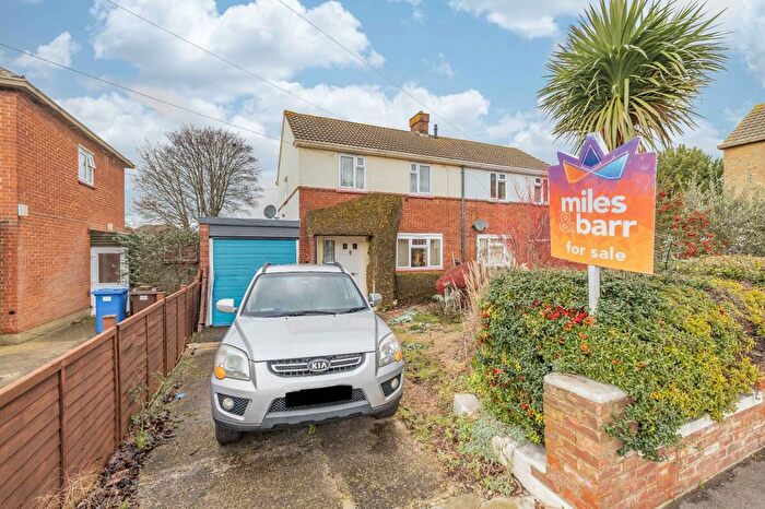 2 Bedroom Semi Detached House For Sale In Lion Field, Faversham, Kent, ME13