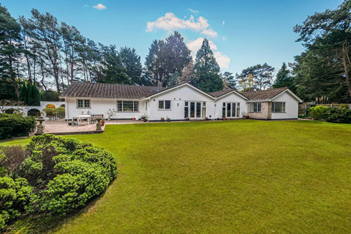 5 Bedroom Bungalow For Sale In Egmont Drive, Avon Castle, Ringwood, BH24