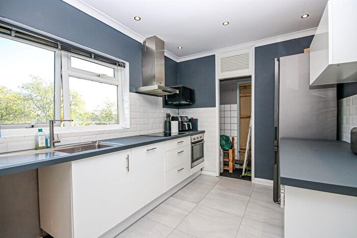 2 Bedroom Flat For Sale In Hauteyn Court, Norwich, NR3