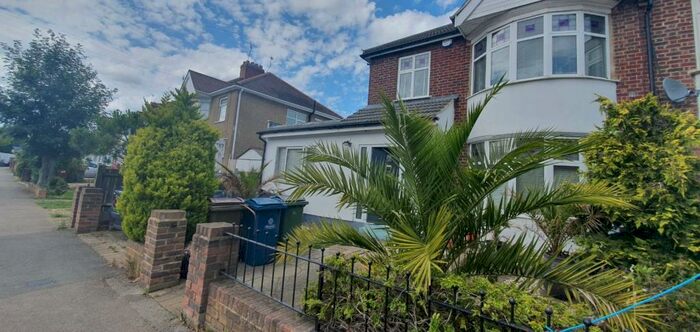 1 Bedroom Apartment To Rent In Canterbury Road, Harrow, Middlesex, HA1