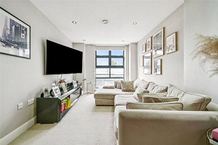 2 Bedroom Flat For Sale In Magdalen Road, SW18