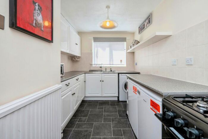 2 Bedroom Flat For Sale In Clarence Road, Leighton Buzzard, LU7