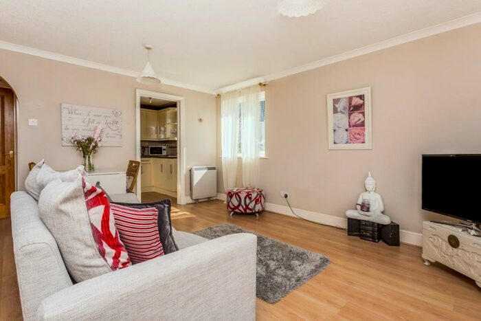 1 Bedroom Flat To Rent In Tithe Barn Crescent Swindon, SN1