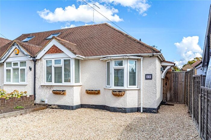 3 Bedroom Bungalow For Sale In Linden Close, New Haw, Addlestone, Surrey, KT15