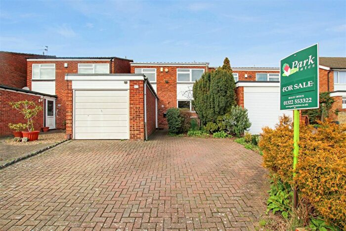 4 Bedroom Detached House For Sale In Knoll Road, Bexley, DA5