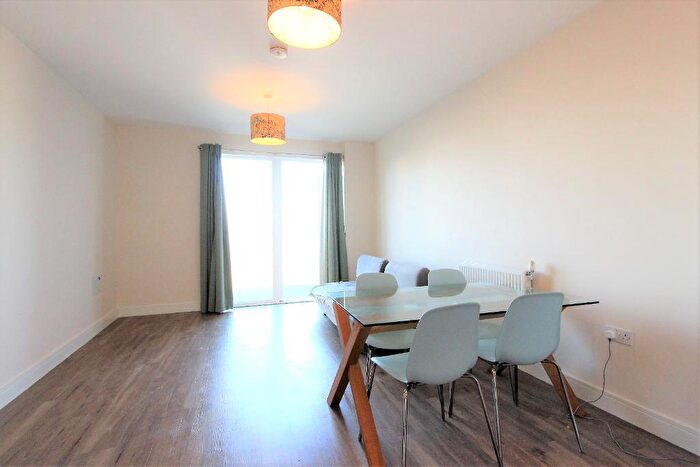2 Bedroom Flat To Rent In Peninsula Quay, Pegasus Way, Gillingham, Kent, ME7