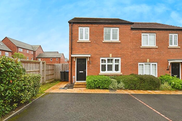 3 Bedroom Semi-detached House For Sale In Howden Close, Houlton, CV23