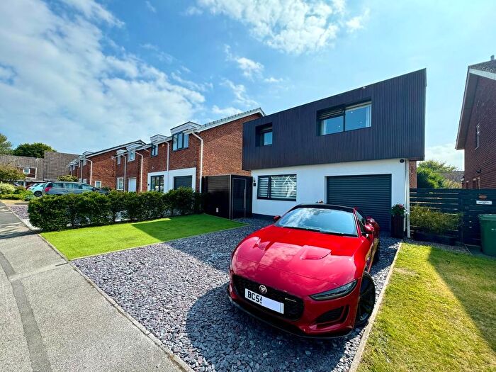 4 Bedroom Detached House For Sale In / Bed Detached House, Viking Road, Bridlington, YO16