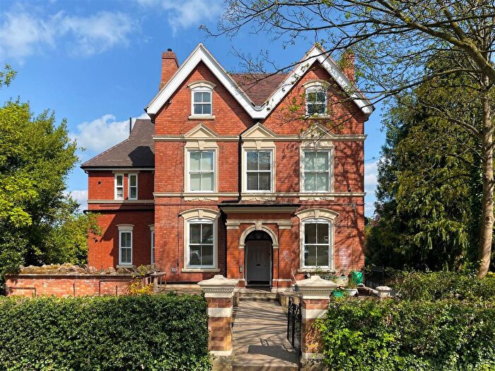 3 Bedroom Flat To Rent In Victoria Road, Malvern, WR14