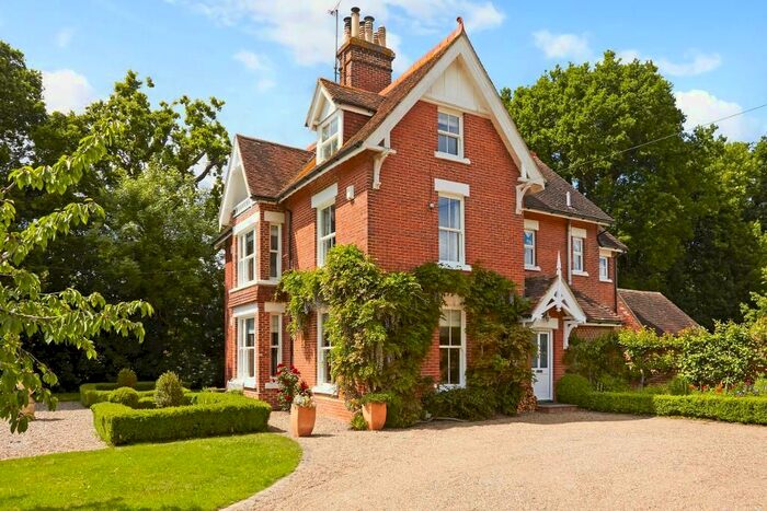 5 Bedroom Detached House For Sale In Frittenden Road, Staplehurst, Kent, TN12