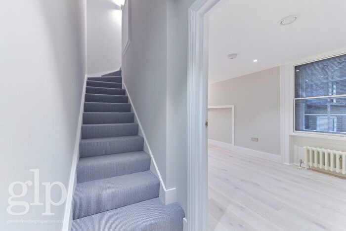 1 Bedroom Flat To Rent In Carnaby Street, London, Greater London, W1F
