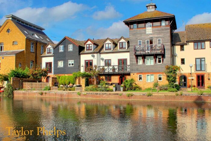 2 Bedroom Apartment To Rent In Albany Mews, Ware - Riverside Duplex Apartment, SG12