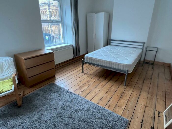 4 Bedroom House To Rent In Longcross Street, Adamsdown, CF24