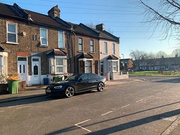 4 Bedroom Terraced House To Rent In Fabian Street, London, E6