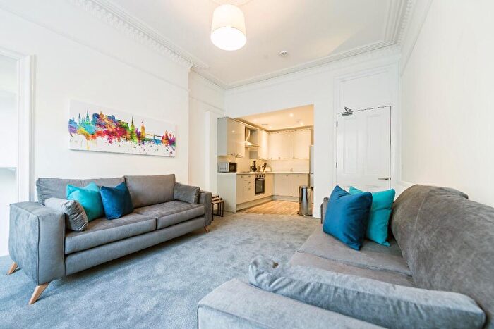 3 Bedroom Flat To Rent In Bruntsfield Avenue, Edinburgh, EH10