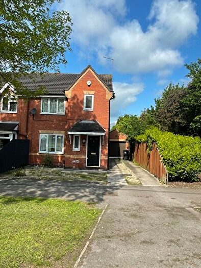 3 Bedroom Semi-Detached House To Rent In Pickering Road, Hull, HU4