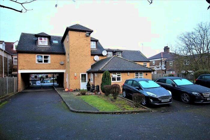 1 Bedroom Flat To Rent In Tudor Mews, Eastern Road, Romford, RM1