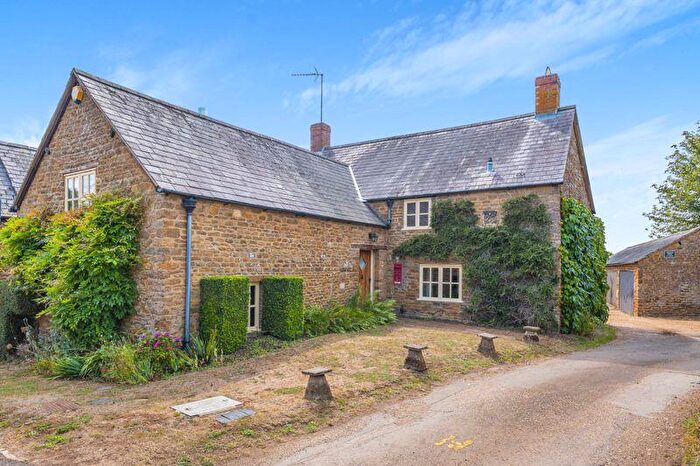3 Bedroom Link Detached House For Sale In The Old Post Office, Thenford - No Onward Chain, OX17