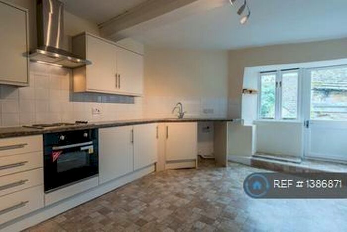 2 Bedroom Flat To Rent In Long Street, Tetbury, GL8