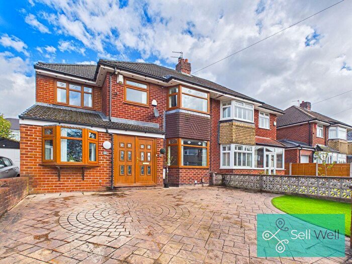 4 Bedroom Semi-Detached House For Sale In Cedar Drive, Swinton, Manchester, M27