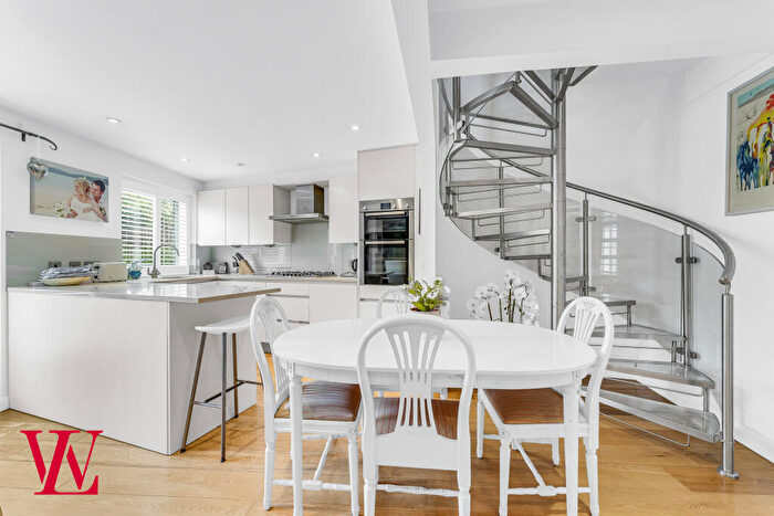 3 Bedroom Terraced House For Sale In King Street Mews, Basbow Lane, Bishop's Stortford, Hertfordshire, CM23