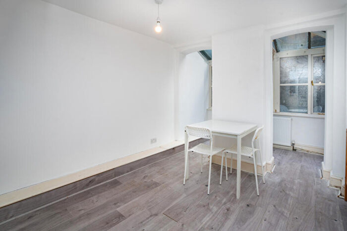 Apartment To Rent In Pratt Street, London, NW1