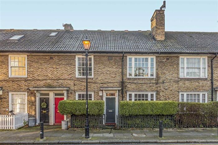 2 Bedroom Flat To Rent In Shipton Street, Bethnal Green, E2