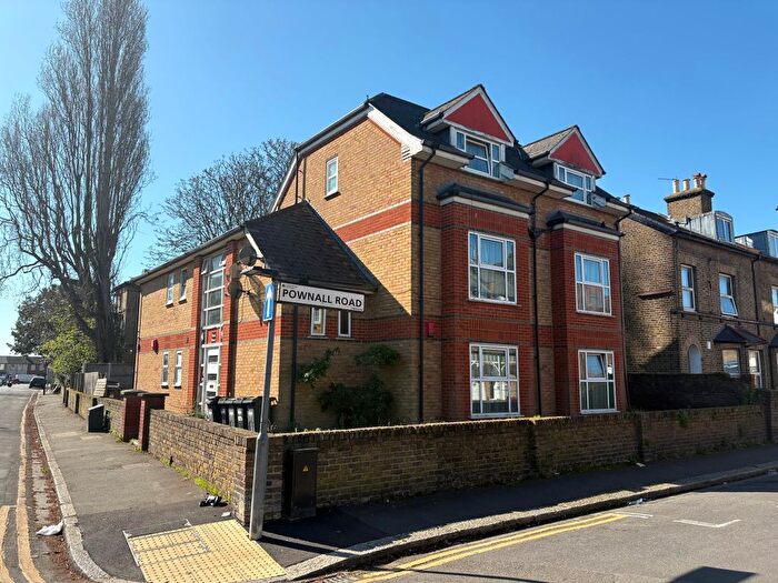 1 Bedroom Flat To Rent In Hazel House, Hounslow, TW3