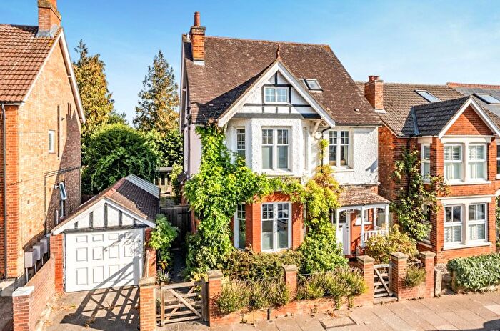 6 Bedroom Detached House For Sale In Kingsley Road, Bedford, MK40