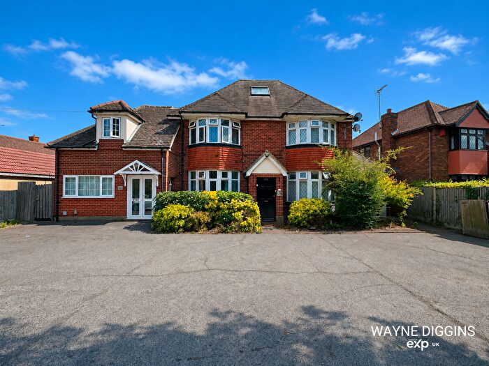 1 Bedroom Flat For Sale In Lodge Lane, Grays, RM16
