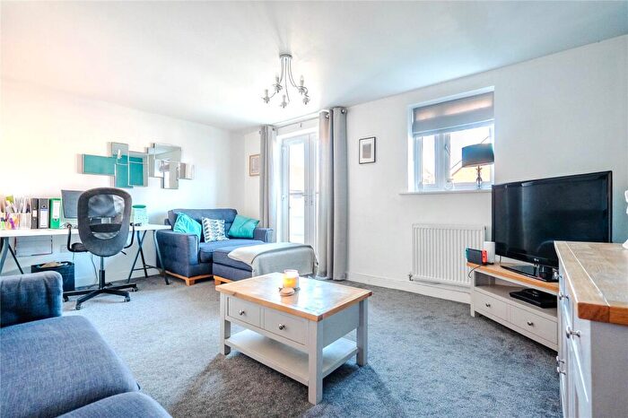 3 Bedroom End Of Terrace House For Sale In Leyland Road, Dunstable, Bedfordshire, LU6