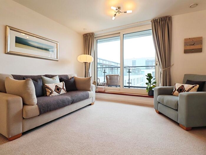 2 Bedroom Apartment For Sale In Ferry Court, Cardiff, CF11