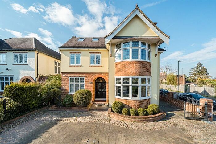 5 Bedroom Detached House For Sale In Chandos Avenue, Whetstone, N20