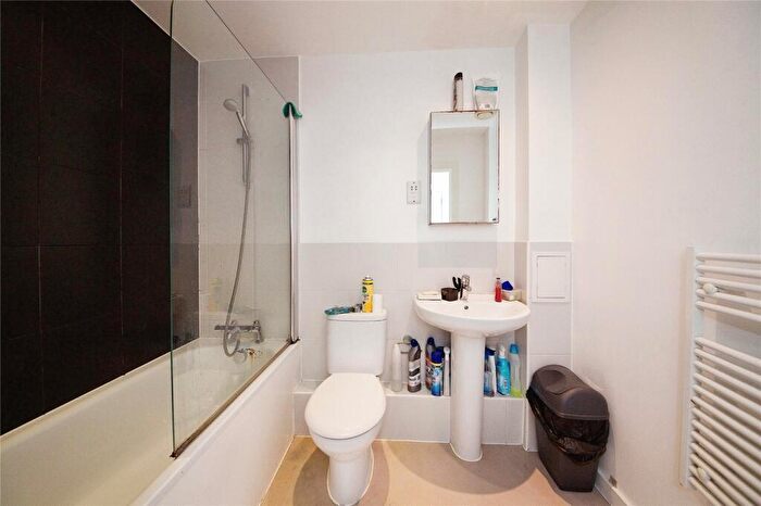 1 Bedroom Flat To Rent In Faraday House, Enfield, EN3