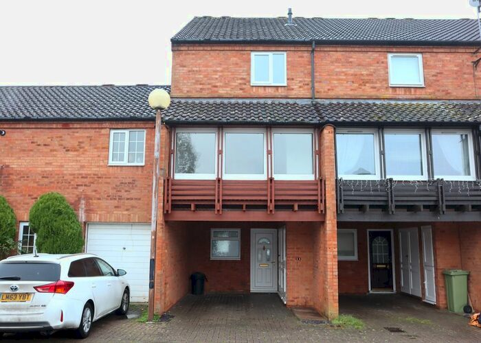 3 Bedroom Town House To Rent In Barbers Mews, Neath Hill, Milton Keynes, Buckinghamshire, MK14