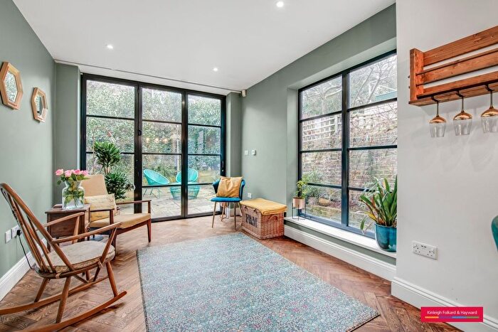 2 Bedroom Flat For Sale In Countess Road, Kentish Town, London, NW5