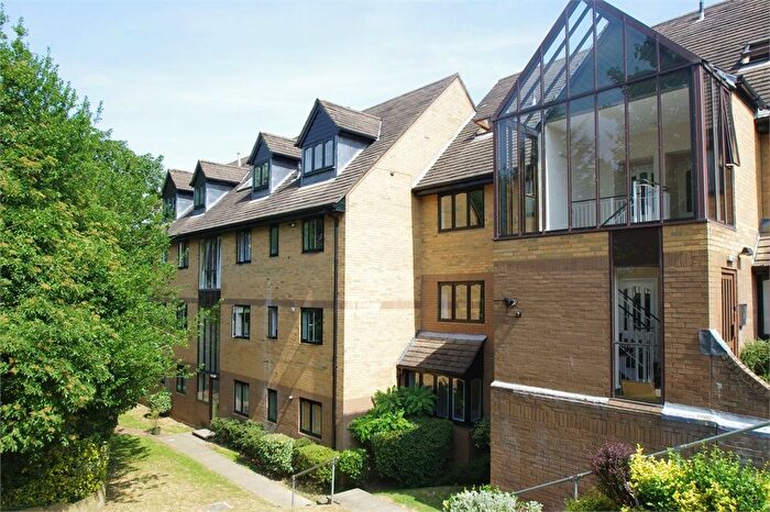2 Bedroom Flat To Rent In The Hollies, Hagden Lane, Watford, WD18