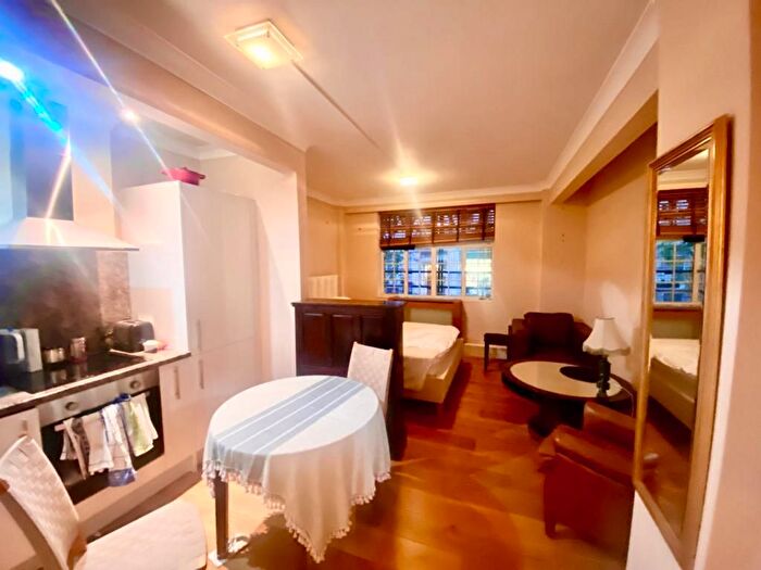1 Bedroom Studio To Rent In Woburn Place, London, WC1H