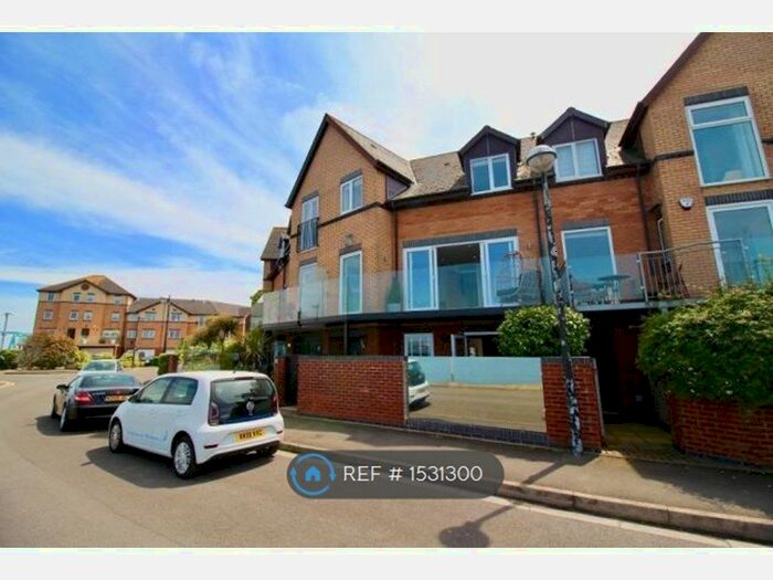 4 Bedroom Terraced House To Rent In Plas Taliesin, Penarth, CF64