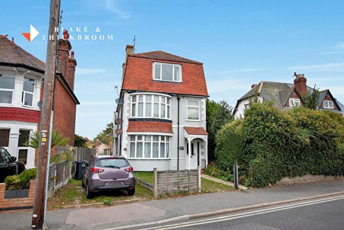 2 Bedroom Flat For Sale In Holland Road, Clacton-on-Sea, Essex, CO15