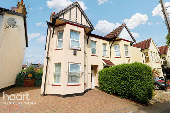 5 Bedroom Semi-Detached House For Sale In St Helens Road, Westcliff-On-Sea, SS0