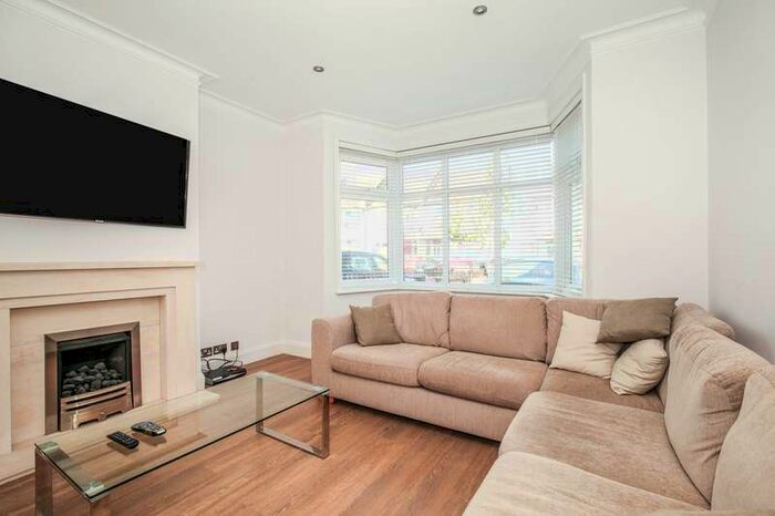 3 Bedroom Terraced House To Rent In Compton Road, CR0