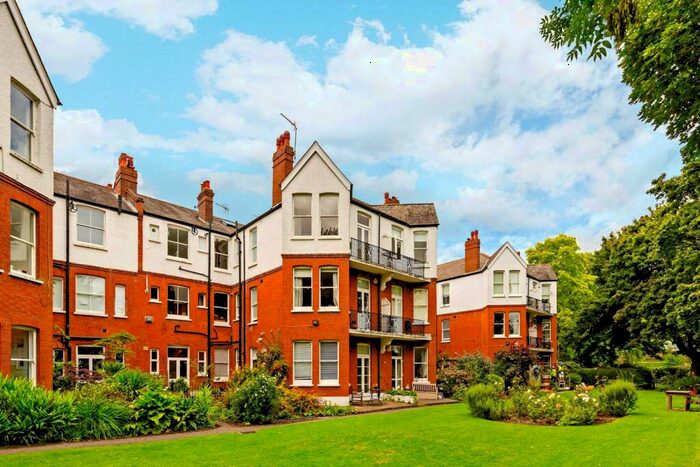 3 Bedroom Flat To Rent In Riverview Gardens, Castelnau, London, SW13