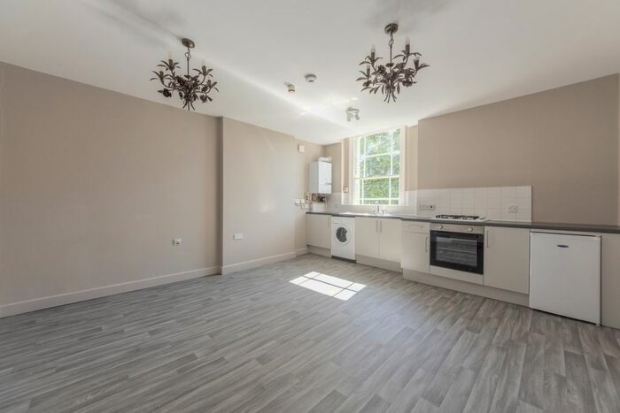 2 Bedroom Flat To Rent In Pembridge Villas, London, W11