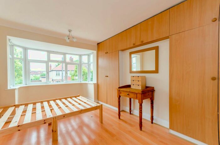 4 Bedroom Terraced House To Rent In Queen Mary Avenue, Morden, London, SM4